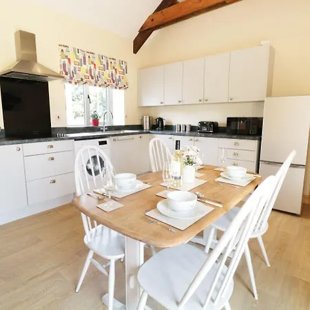 Old Cow Byre, Holiday home *