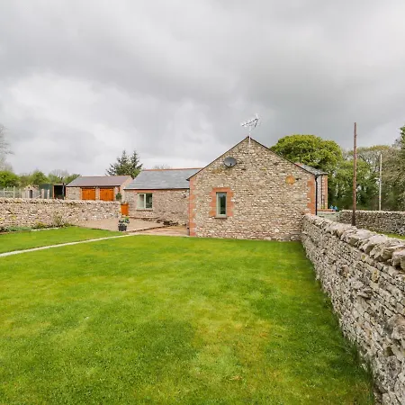 Old Cow Byre, Holiday home *
